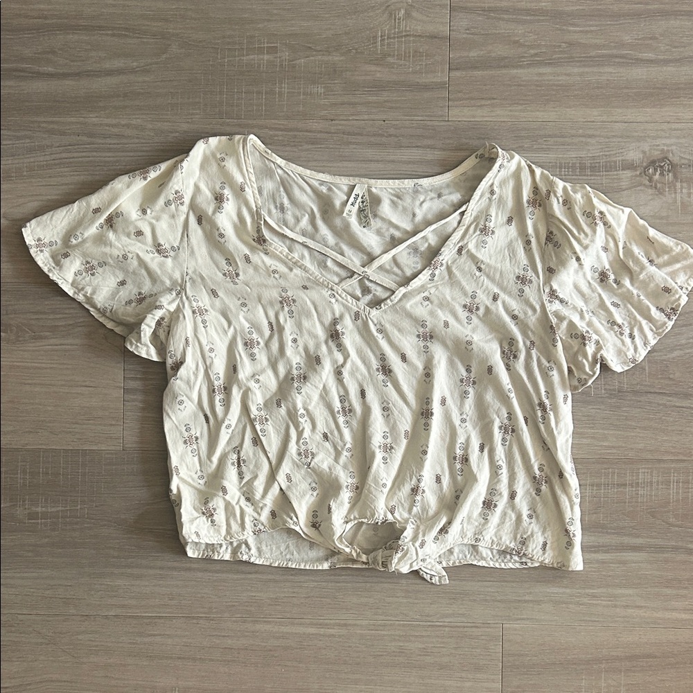 Mudd Cream Tribal Tie-Front V-Neck Crop Top